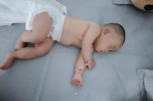 乌兰察布宝宝突然很多眼屎